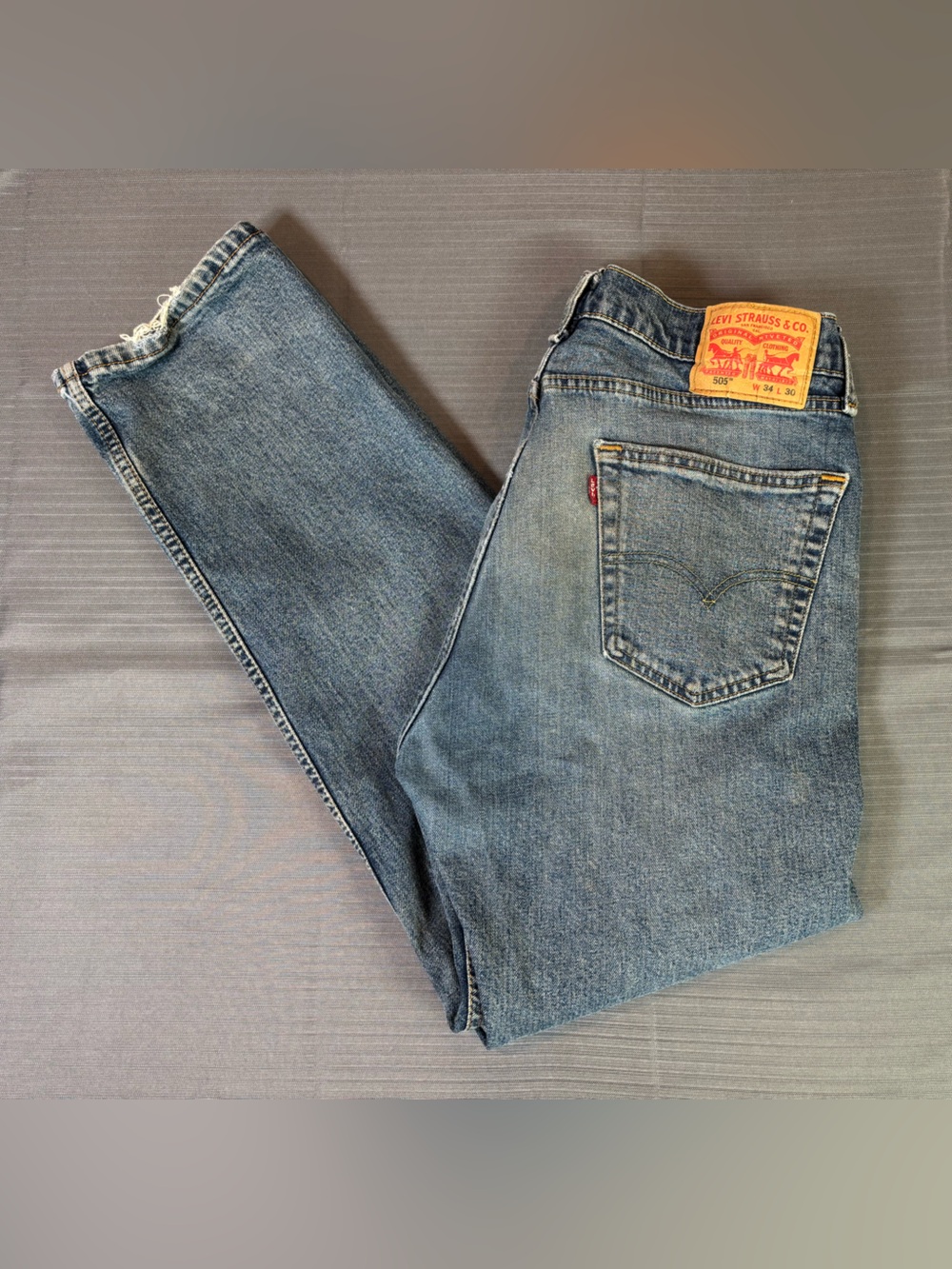 Levi’s 505 Jeans Men’s 34x30 Straight Leg Light Wash Distressed Denim